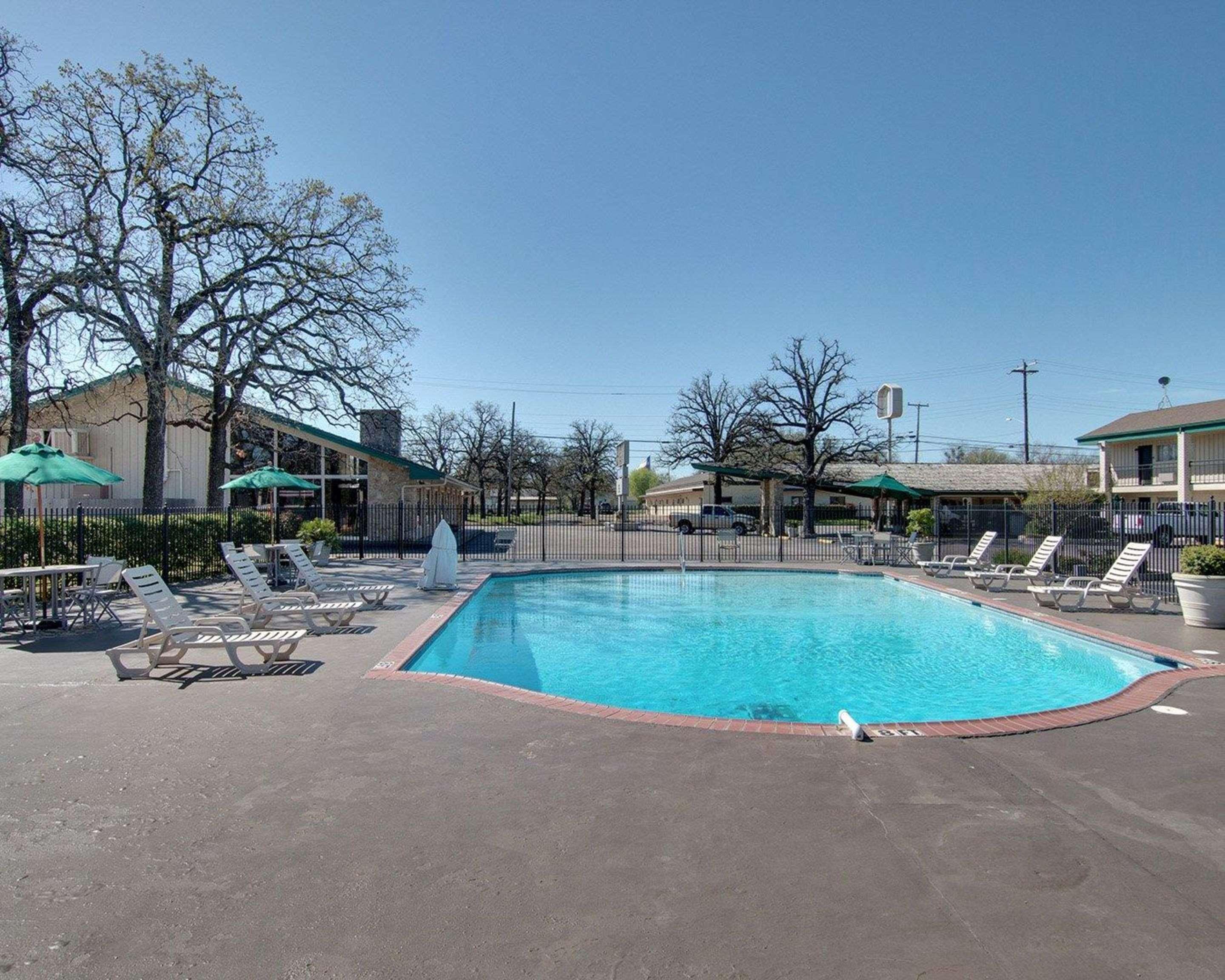 ロードウェイ イン ゲーツビル Gatesville エクステリア 写真
