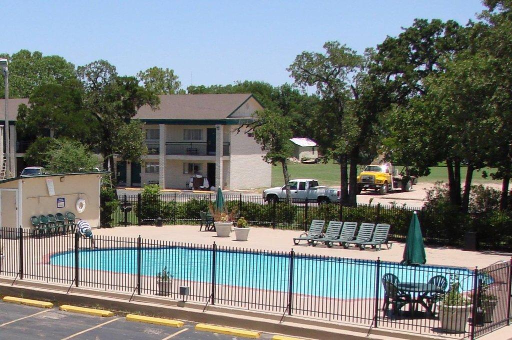ロードウェイ イン ゲーツビル Gatesville 設備 写真